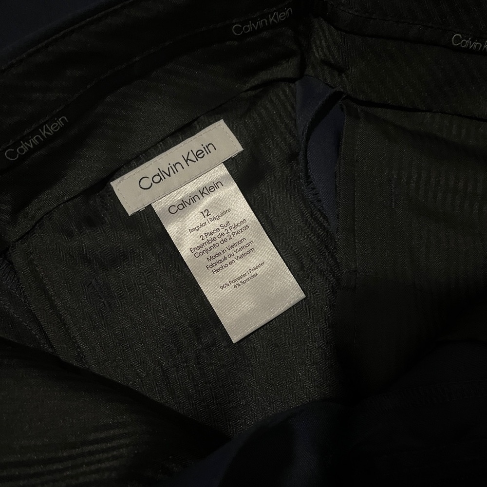Calvin Klein Boys Navy suit- 2pieces - Picture 3 of 6